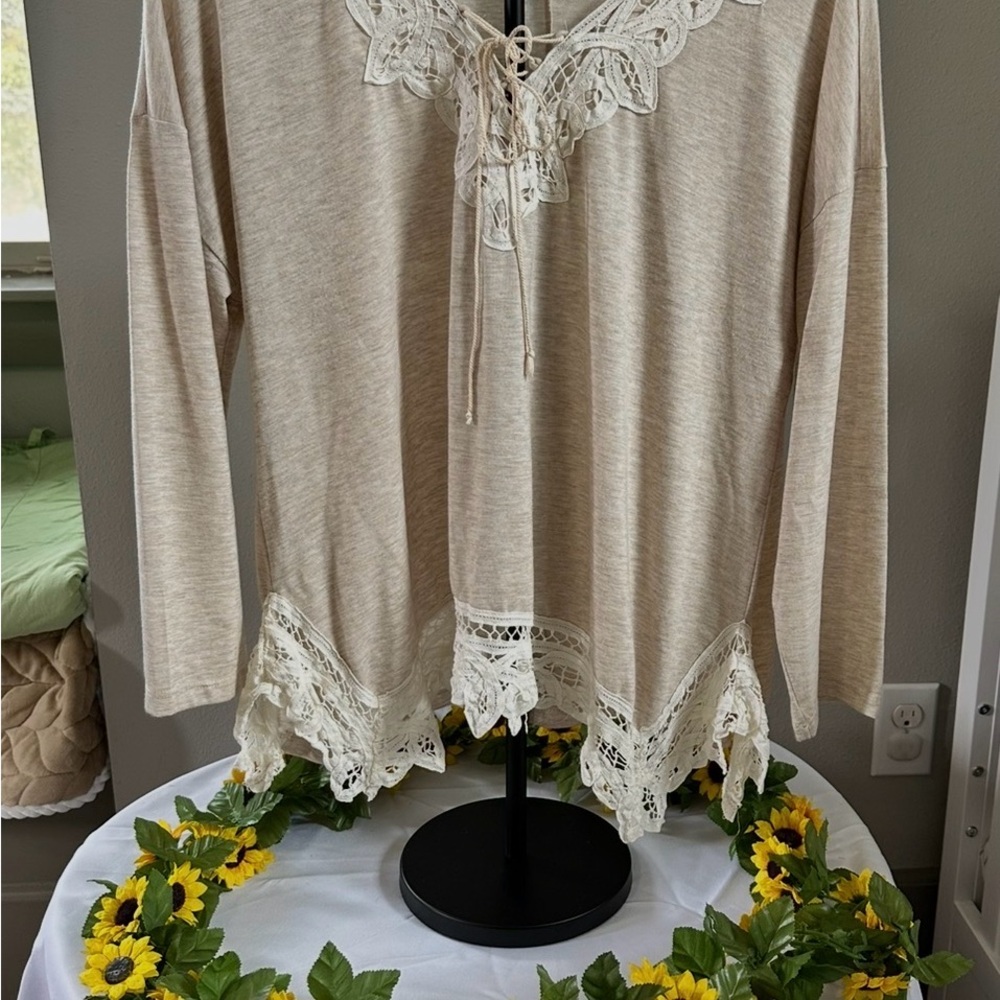 Eyeshadow Beige Lace Trim Tunic